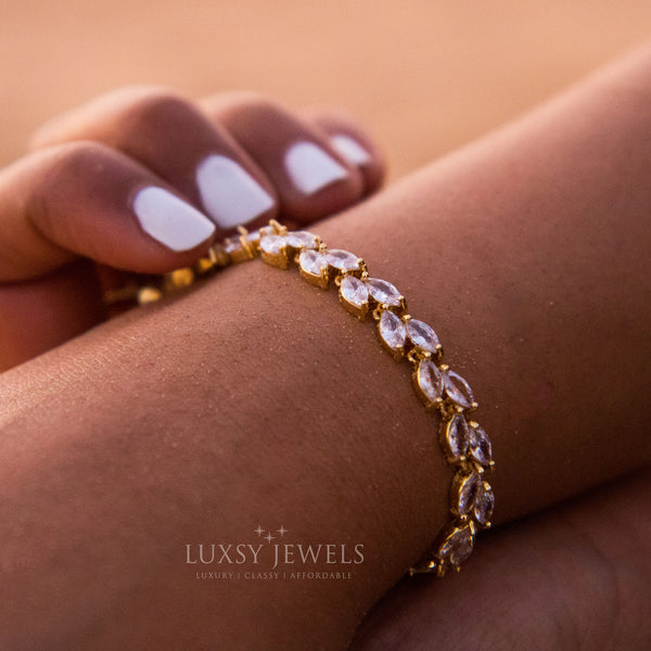 The Luxsy Feuille Bracelet - Gold